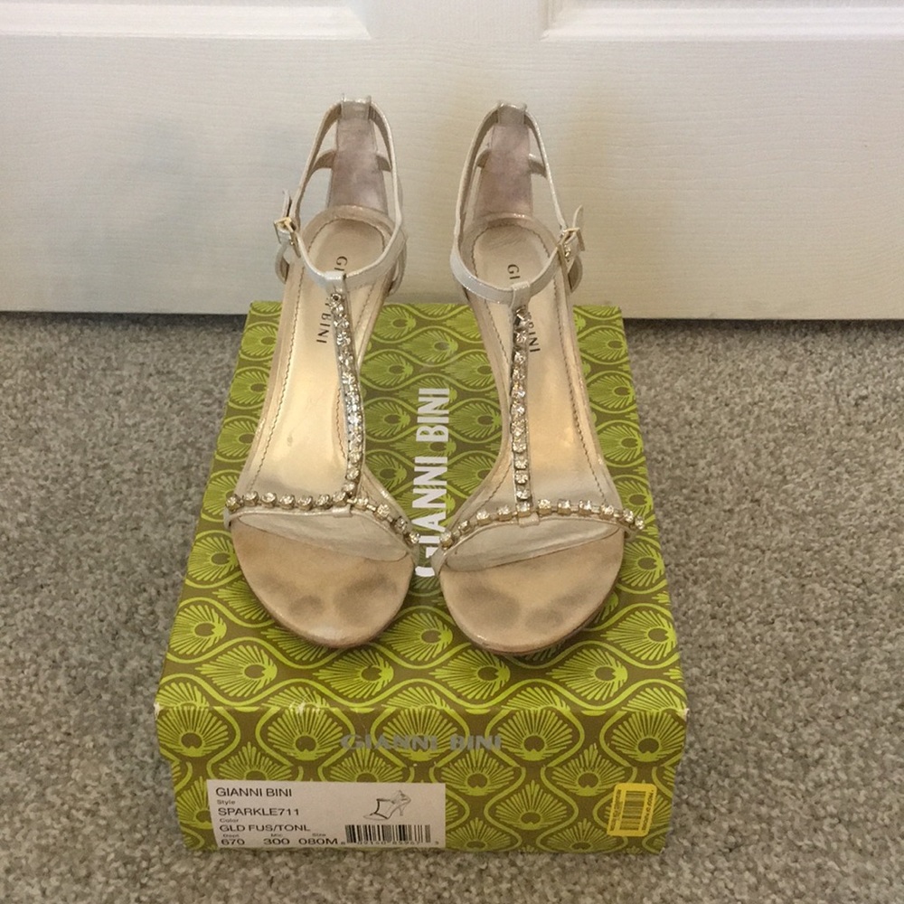 Gianni Bini champagne heels